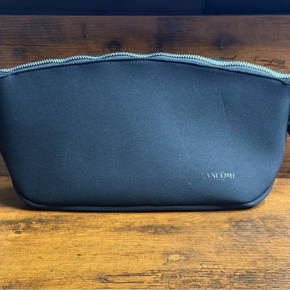 Lancôme Luxury Travel Set 🖤 Cosmetic Bag + Skincare & Lip Samples | NEW - Picture 7 of 10